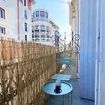 Apartment Large Duplex 2br In Center Of 2 Min Walking And Free Parking