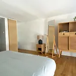 Large Duplex 2br In Center Of 2 Min Walking And Free Parking Lägenhet