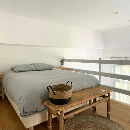 Large 2 Bedrooms Duplex - Center & Free Parking
