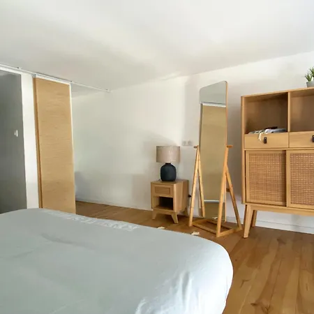 Large 2 Bedrooms Duplex - Center & Free Parking Lejlighed