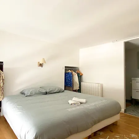 Large 2 Bedrooms Duplex - Center & Free Parking *