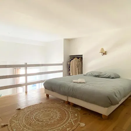 Large 2 Bedrooms Duplex - Center & Free Parking Lejlighed *
