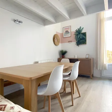 Large Duplex 2br In Center Of 2 Min Walking And Free Parking