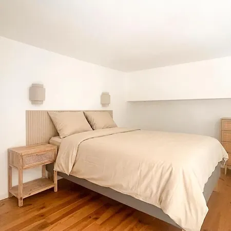 Large 2 Bedrooms Duplex - Center & Free Parking *
