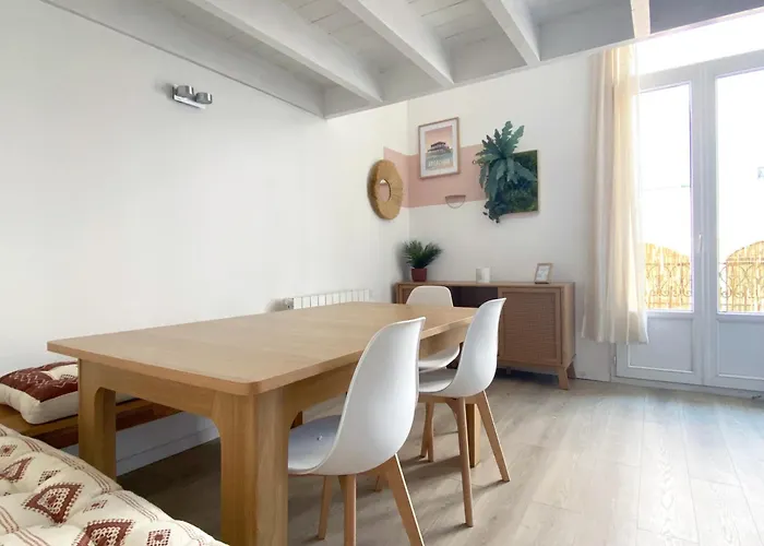 Large Duplex 2br In Center Of 2 Min Walking And Free Parking